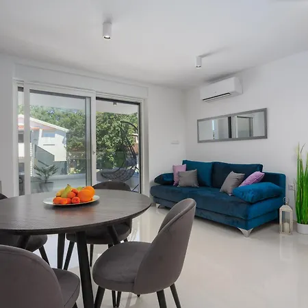 Larissa Apartman Njivice